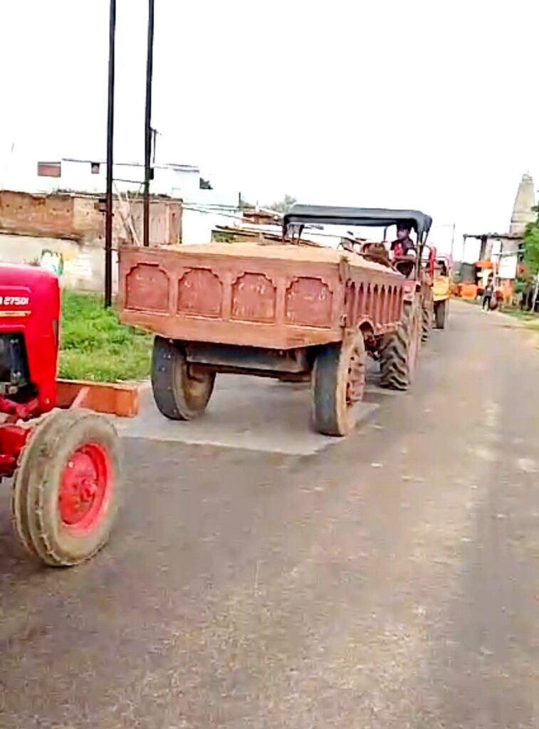 बोकेया में कोयल नदी से धड़ल्ले से बालू का अवैध उठाव