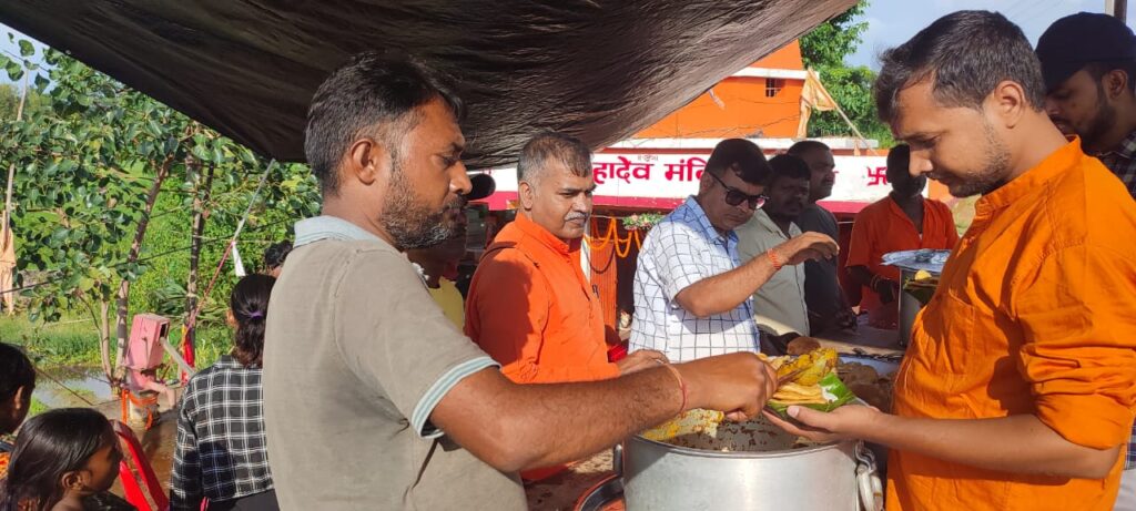 सावन पूर्णिमा के उत्सव पर सिमलिया सुकरा महादेव मंदिर में किया गया महाभंडारे का आयोजन