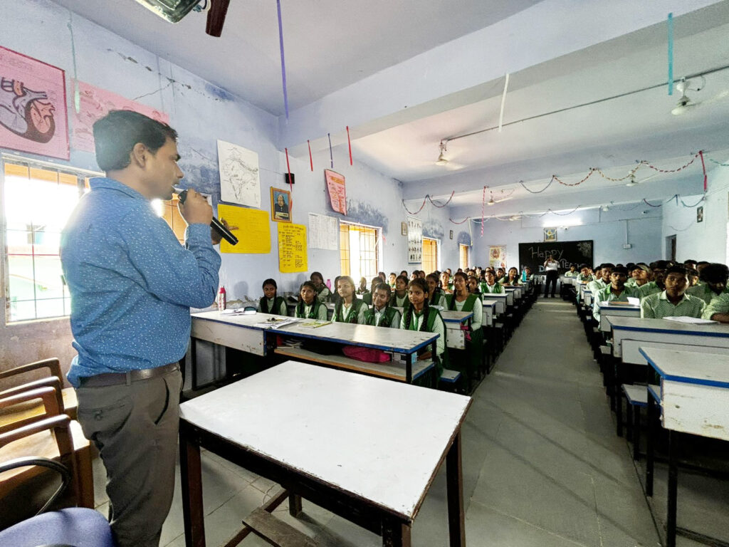 कस्तूरबा गांधी बालिका विद्यालय और एसएस हाई स्कूल में क्विज का आयोजन