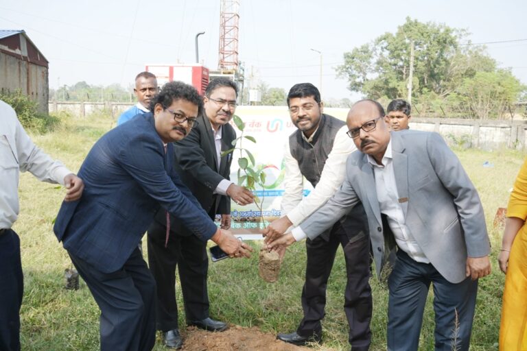 यूनियन बैंक ऑफ इंडिया द्वारा स्थापना दिवस के उपलक्ष्य में 106 फलदार वृक्षों का पौधरोपण