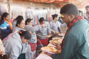  अदाणी-इस्कॉन चला रहा है दुनिया का सबसे बड़ा धार्मिक क्लाउड किचन