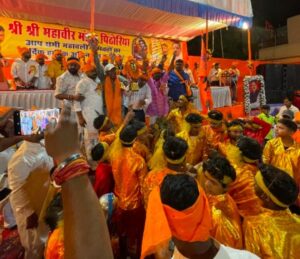 पिठोरिया में पारंपरिक अस्त्र-शस्त्र प्रतियोगिता का भव्य आयोजन, 26 अखाड़ों के युवाओं ने दिखाया युद्धकौशल
