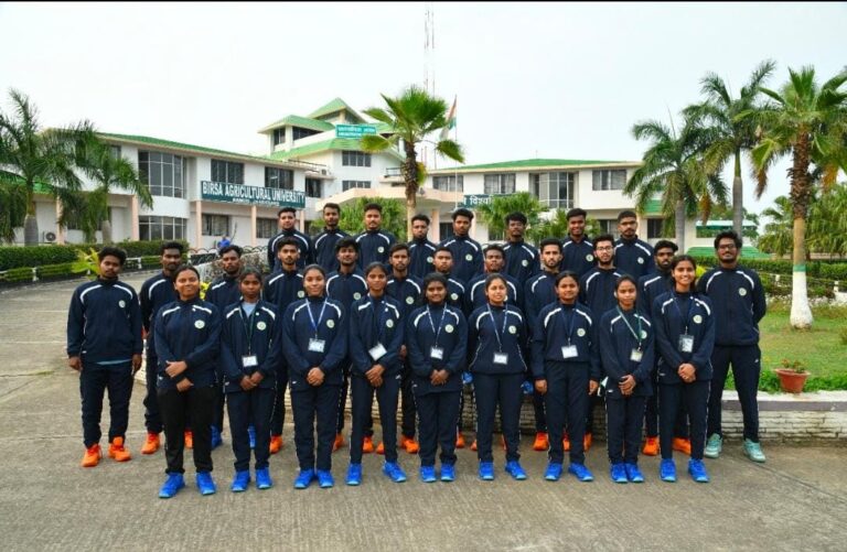 बीएयू की खेल टीम अखिल भारतीय प्रतियोगिता के लिए अयोध्या रवाना, चार कर्मियों को दी गई भावभीनी विदाई