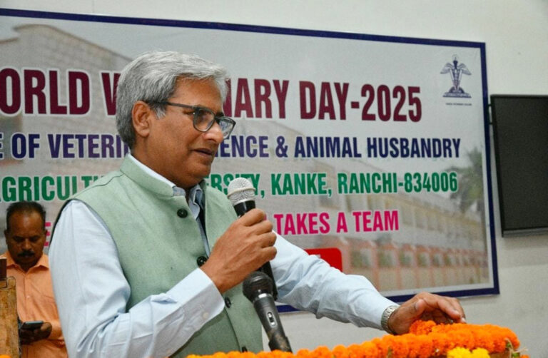 बीएयू में विश्व पशुचिकित्सा दिवस पर पशुओं के प्रति संवेदनशीलता पर जोर