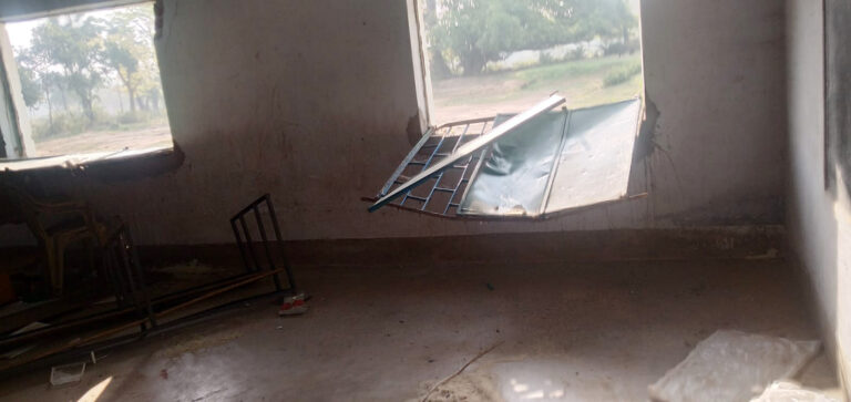 उत्क्रमित मध्य विद्यालय छुतहरी कटिया में हाथियों का आतंक