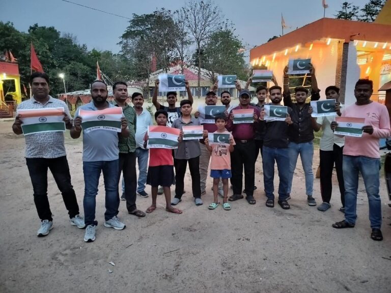 पाकिस्तान के खिलाफ विरोध प्रदर्शन, कांके में जला पुतला और झंडा