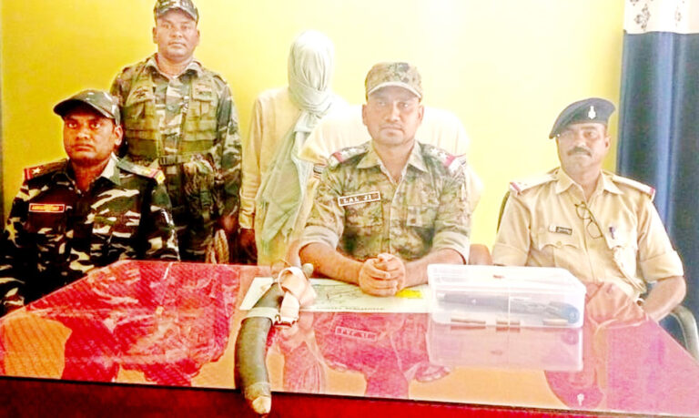 जमीन विवाद में बुजुर्ग ने महिला पर चलाई गोली, गिरफ्तार