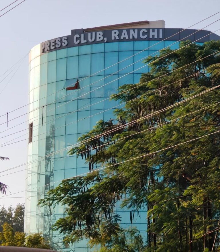पत्रकार पर एफआईआर से गरमाया मामला, प्रेस क्लब ने ठोकी चेतावनी
