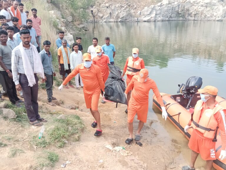 ब्लू पॉन्ड में डूबे युवक का शव 24 घंटे बाद बरामद, एनडीआरएफ ने चलाया रेस्क्यू ऑपरेशन