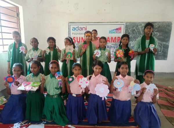 अदाणी फाउंडेशन के समर कैंप में बच्चों ने सीखी रचनात्मकता, स्वच्छता और जल संरक्षण की बातें