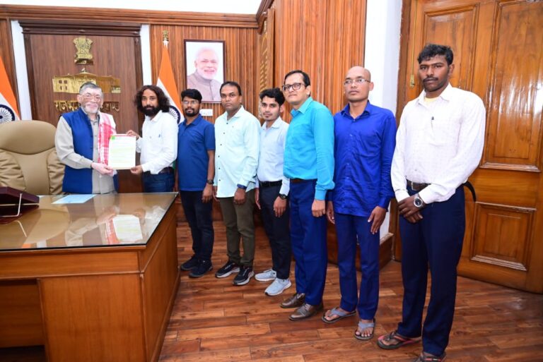 जेपीएससी परीक्षा विवाद पहुँचा राजभवन, अनियमितता के साक्ष्य सौंपे