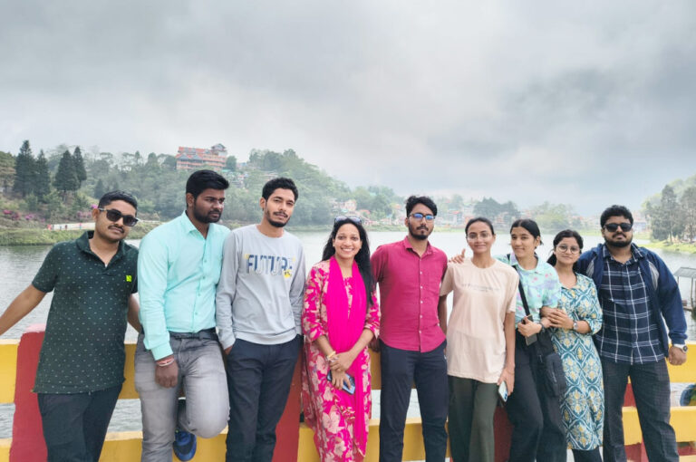 शैक्षणिक भ्रमण के लिए गए आरकेडीएफ विश्वविद्यालय के विद्यार्थी