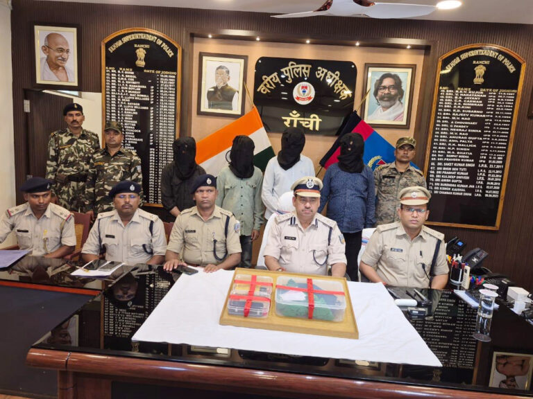 रांची में छिनतई गिरोह का खुलासा, जेवर कारोबारी भी गिरफ्तार