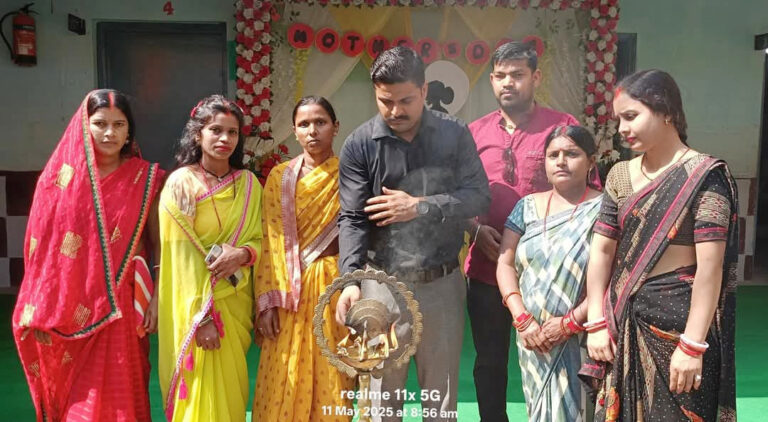 डिवाइन स्कूल में धूमधाम से मनाया गया मातृ दिवस
