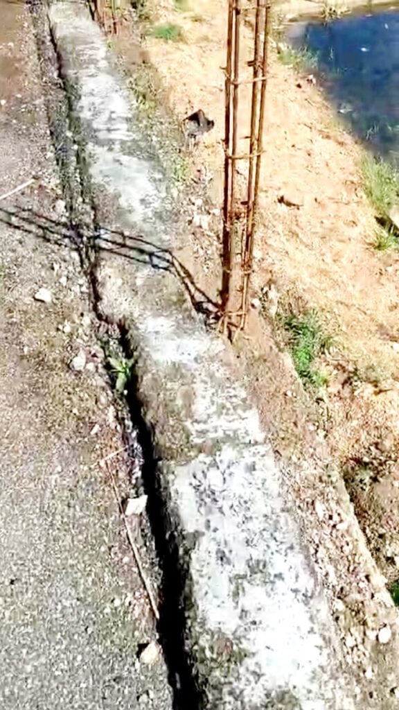 लारहो में पुलिया निर्माण कार्य पर विवाद, ग्रामीणों ने जताई नाराज़गी