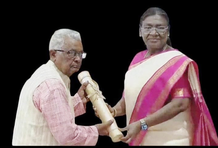 पद्म श्री से सम्मानित हुए भिनसरिया राग सम्राट महावीर नायक पद्म श्री से सम्मानित हुए भिनसरिया राग सम्राट महावीर नायक