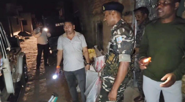 अवैध हथियार फैक्ट्री का खुलासा, छह गिरफ्तार