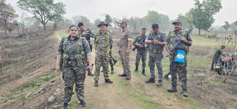 नक्सली कमांडर तुलसी भुइयां मुठभेड़ में ढेर, एसएलआर बरामद