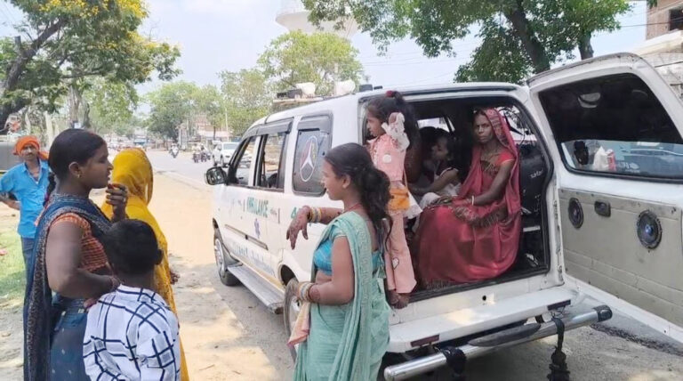 एम्बुलेंस बनी बारात की सवारी, लोगों के बीच बना चर्चा का विषय