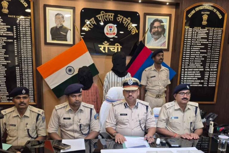 अवैध हथियारों का जखीरा बरामद, पहाड़ी मंदिर कांड में दो गिरफ्तार