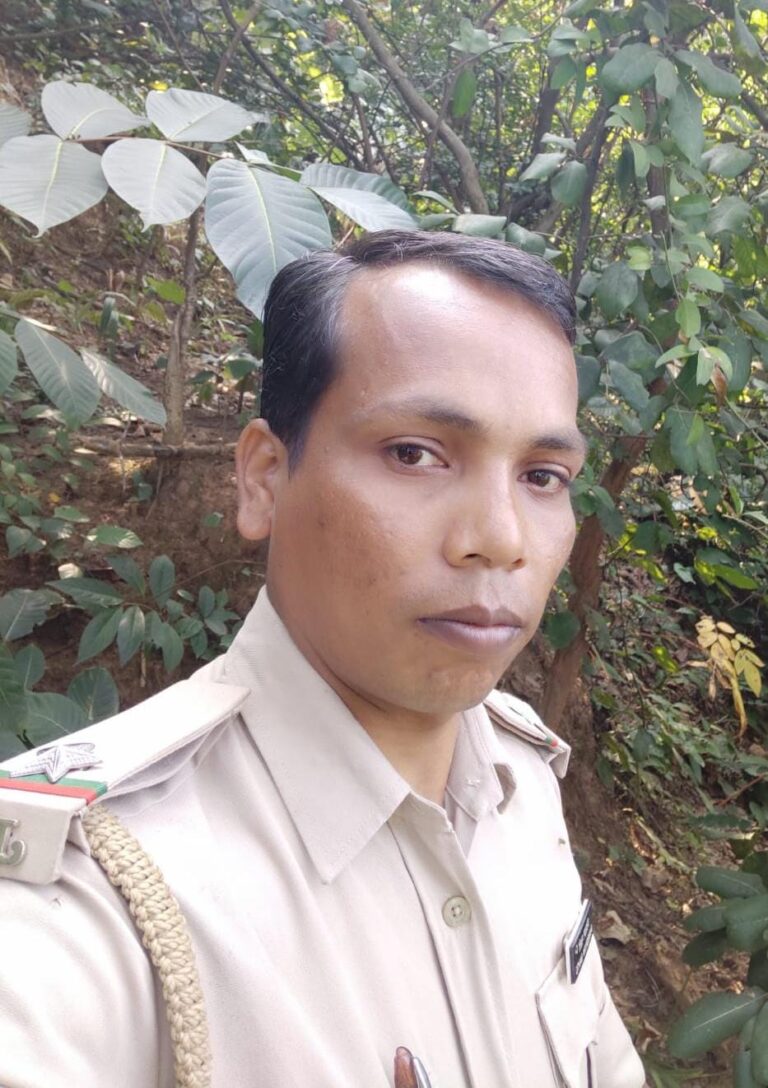 झारखंड में विलुप्त औषधीय पौधों का संरक्षक बना एक वनकर्मी