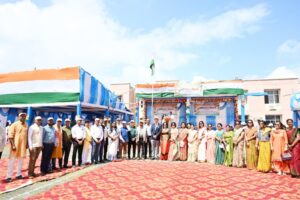 स्वतंत्रता दिवस पर पीवीयूएनएल, पतरातु में गर्व के साथ ध्वजारोहण और सांस्कृतिक कार्यक्रम