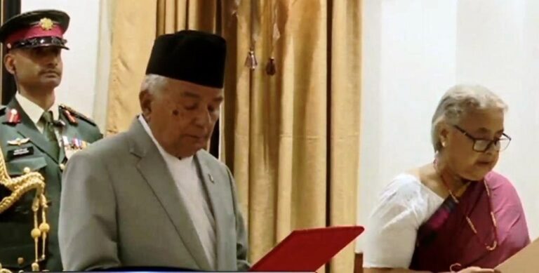 सुशीला कार्की ने नेपाल की अंतरिम प्रधानमंत्री के रूप में ली शपथ सुशीला कार्की ने नेपाल की अंतरिम प्रधानमंत्री के रूप में ली शपथ