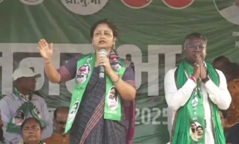 घाटशिला का स्वाभिमान तीर-कमान, इसे मजबूत बनाना हमारी जिम्मेदारी : कल्पना घाटशिला का स्वाभिमान तीर-कमान, इसे मजबूत बनाना हमारी जिम्मेदारी : कल्पना