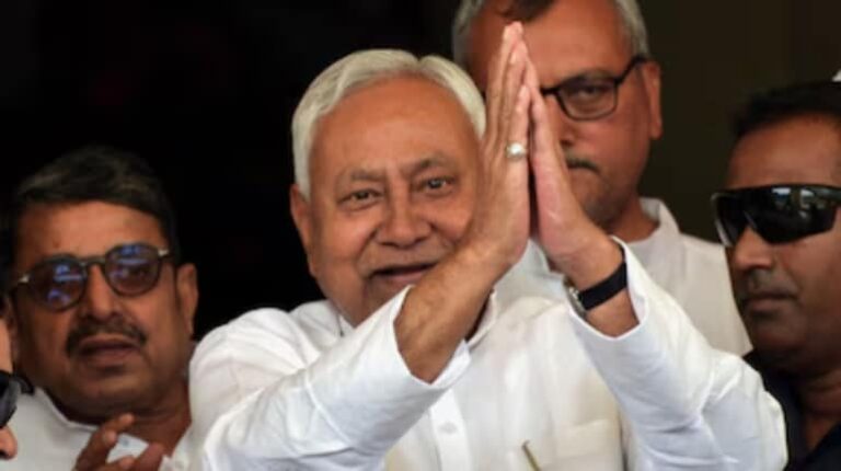 जेडीयू विधायक दल की बैठक में नीतीश कुमार के नाम पर मुहर, बीजेपी विधायक दल की बैठक जारी जेडीयू विधायक दल की बैठक में नीतीश कुमार के नाम पर मुहर, बीजेपी विधायक दल की बैठक जारी