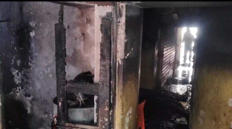 धनबाद अग्निकांड: विकास नगर में देर रात लगी आग, दो की दर्दनाक मौत