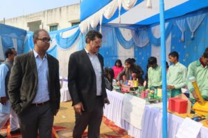पीवीयूएनएल ने लगाया इंटर-स्कूल साइंस फेयर