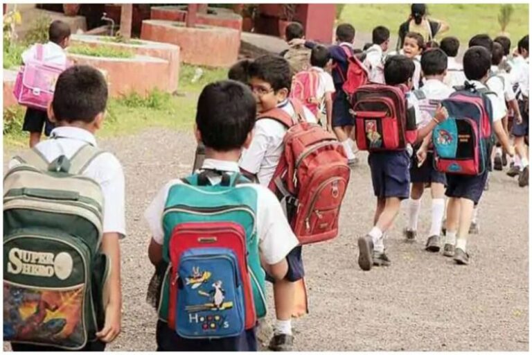 नई पहल: बच्चों के साथ अब अभिभावक भी रोज स्कूल जाएंगे नई पहल: बच्चों के साथ अब अभिभावक भी रोज स्कूल जाएंगे