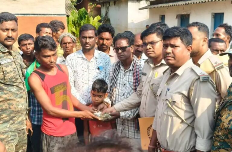 हाथी के हमले से मां-बेटी की मौत, दो बुजुर्ग गंभीर