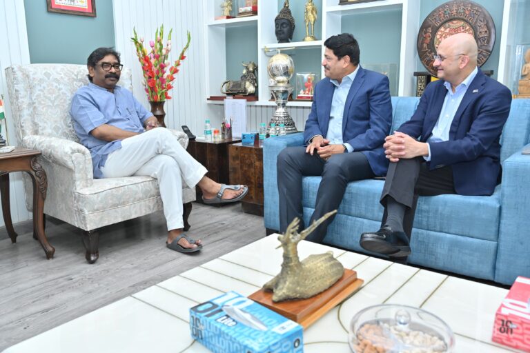 मुख्यमंत्री हेमन्त सोरेन से सीआईआई प्रतिनिधिमंडल की मुलाकात, निवेश और औद्योगिक विकास पर हुई अहम चर्चा