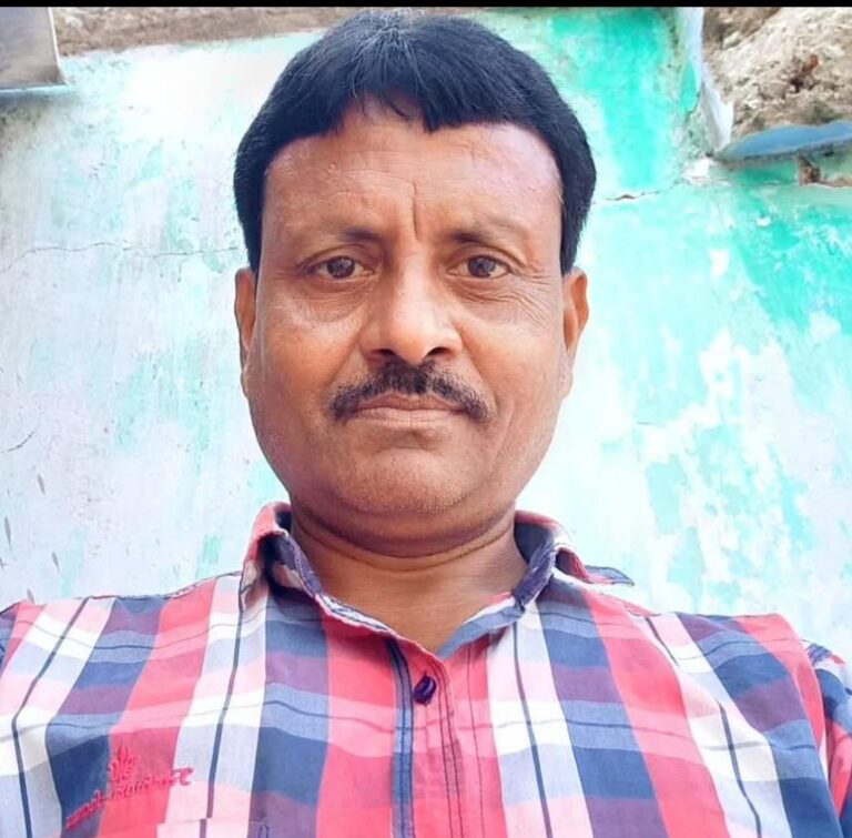 वरिष्ठ पत्रकार परवीन केशरी का निधन, पिठोरिया में शोक की लहर वरिष्ठ पत्रकार परवीन केशरी का निधन, पिठोरिया में शोक की लहर