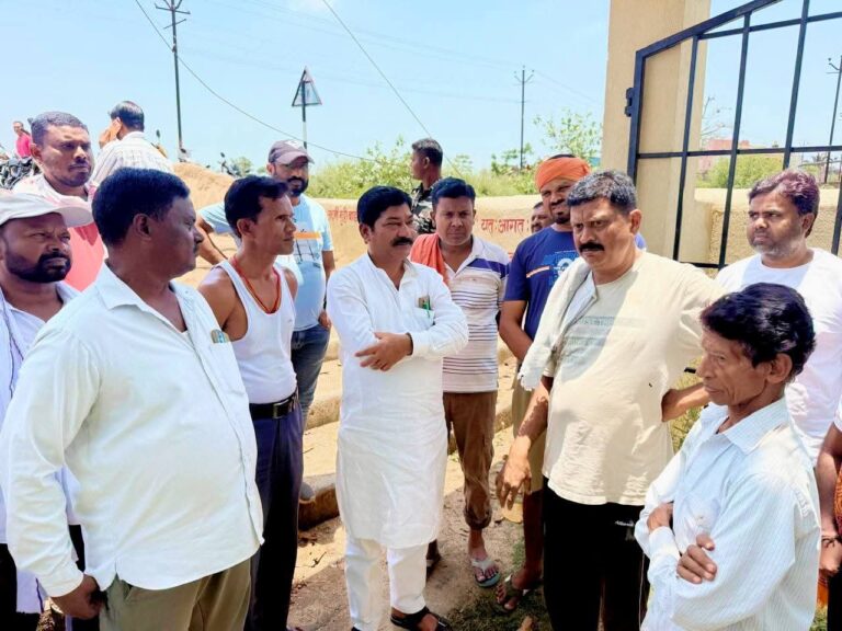 वरिष्ठ पत्रकार प्रवीण कुमार केशरी पंचतत्व में विलीन, नम आंखों से दी गई अंतिम विदाई