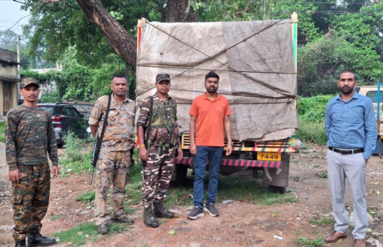 एनजीटी की रोक के बावजूद धनबाद में अवैध बालू खनन जारी, छापेमारी में दो वाहन जब्त एनजीटी की रोक के बावजूद धनबाद में अवैध बालू खनन जारी, छापेमारी में दो वाहन जब्त