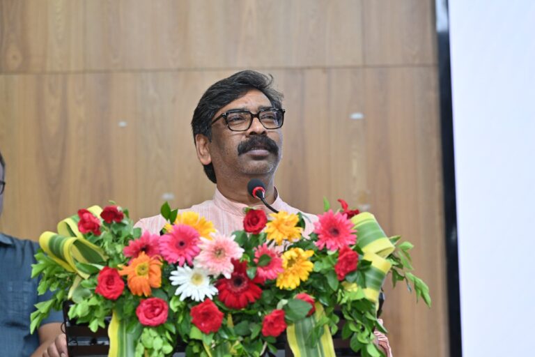 मुख्यमंत्री ने हूल क्रांति के वीर शहीदों को दी श्रद्धांजलि, कहा- जल, जंगल और जमीन की रक्षा का संघर्ष रहेगा जारी