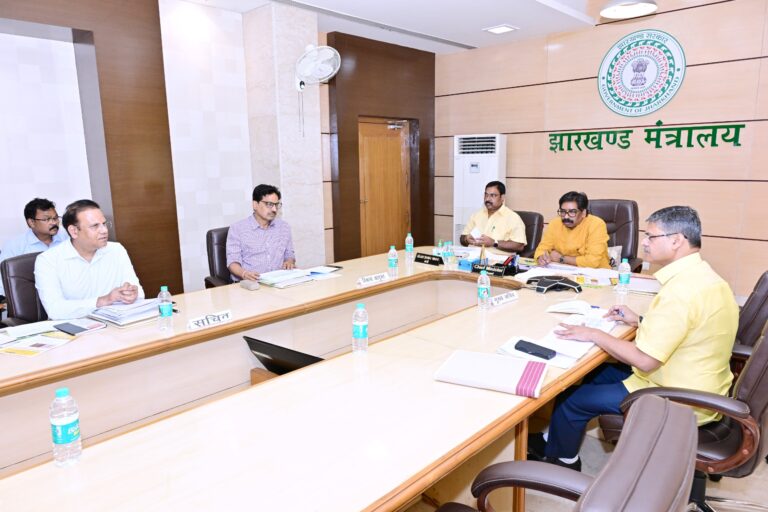 3 माह में तैयार करें प्रवासी श्रमिकों का पूरा डाटा, हर राज्य में कितने मजदूर काम कर रहे हैं बताएं : मुख्यमंत्री