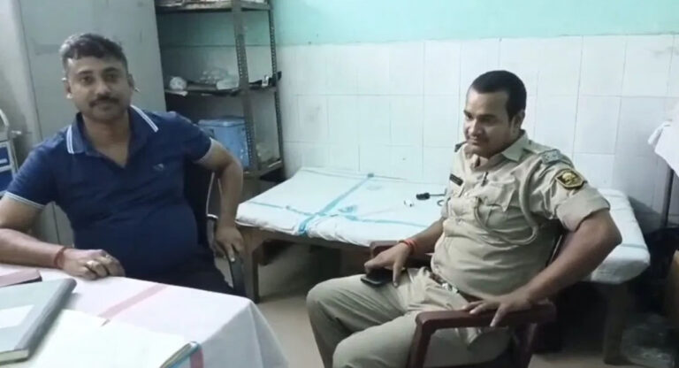 डीजे जब्त करने पहुंची पुलिस पर हमला, थाना प्रभारी समेत कई जवान घायल डीजे जब्त करने पहुंची पुलिस पर हमला, थाना प्रभारी समेत कई जवान घायल