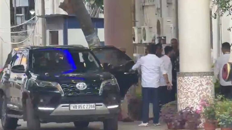 साढ़े पांच घंटे की पूछताछ के बाद देर रात सीआईडी मुख्यालय से निकले अभिषेक बनर्जी, 14 जून को फिर तलब साढ़े पांच घंटे की पूछताछ के बाद देर रात सीआईडी मुख्यालय से निकले अभिषेक बनर्जी, 14 जून को फिर तलब