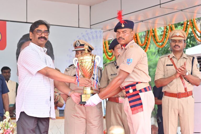 पुलिस सेवा जनसुरक्षा का बड़ा दायित्व, पूरी निष्ठा से निभाएं जिम्मेदारी : हेमंत सोरेन
