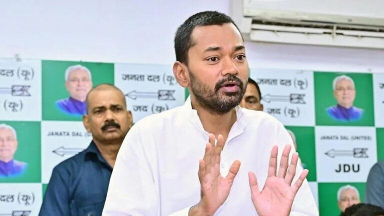 निशांत कुमार की पढ़ाई और संपत्ति दोनों चर्चा में, इंजीनियर नहीं हैं नीतीश कुमार के बेटे निशांत कुमार की पढ़ाई और संपत्ति दोनों चर्चा में, इंजीनियर नहीं हैं नीतीश कुमार के बेटे