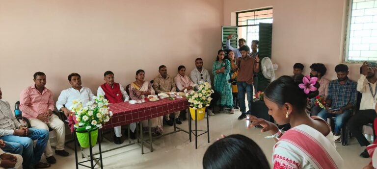 ज्ञान की नई रोशनी से जगमगाया बोडेया हाई स्कूल, सांसद संजय सेठ ने किया आधुनिक पुस्तकालय का लोकार्पण