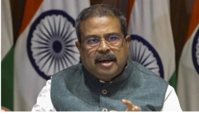 छात्रों के विरोध के बीच शिक्षा मंत्री धर्मेंद्र प्रधान ने दिया इस्तीफा