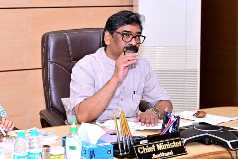 72वें राष्ट्रीय फिल्म पुरस्कार पर मुख्यमंत्री हेमंत सोरेन ने रवि राज मुर्मू को दी बधाई 72वें राष्ट्रीय फिल्म पुरस्कार पर मुख्यमंत्री हेमंत सोरेन ने रवि राज मुर्मू को दी बधाई