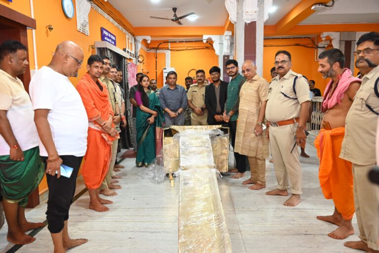 श्रावणी मेला-2026: बाबा मंदिर में इस बार भी रहेगी विशेष अरघा व्यवस्था, उपायुक्त ने तैयारियों का किया निरीक्षण