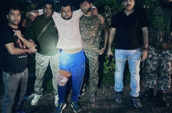हजारीबाग में पुलिस और प्रिंस खान गैंग के बीच मुठभेड़, एक अपराधी घायल; साथी जंगल का फायदा उठाकर फरार