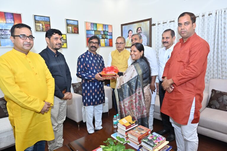 मुख्यमंत्री हेमन्त सोरेन को जगन्नाथपुर रथ यात्रा महोत्सव का निमंत्रण, 16 जुलाई से होगा शुभारंभ