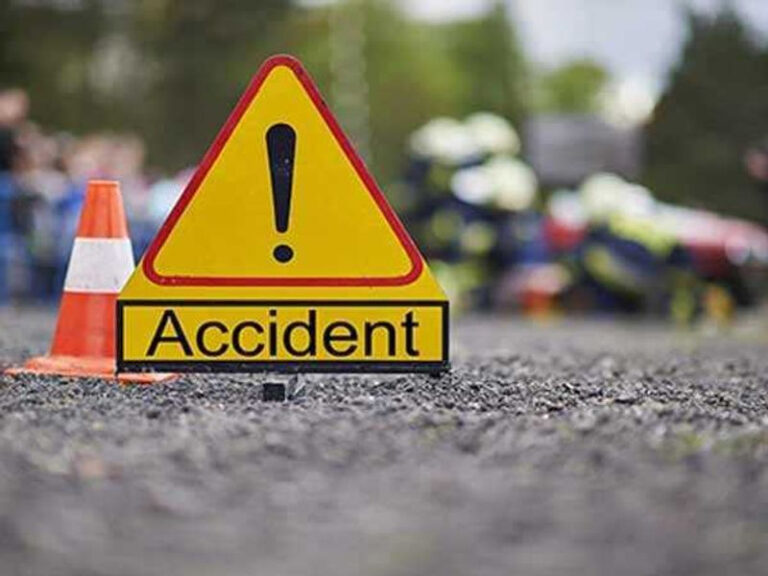 अमरनाथ यात्रा बस हादसा: सोनमर्ग हाईवे पर खाई में गिरी बस, 30 श्रद्धालु घायल अमरनाथ यात्रा बस हादसा: सोनमर्ग हाईवे पर खाई में गिरी बस, 30 श्रद्धालु घायल